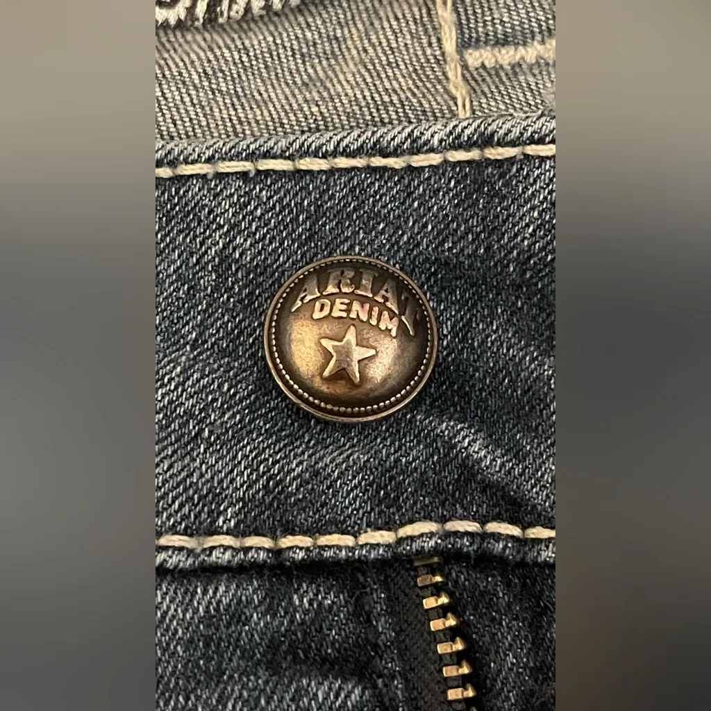 Ariat Women's Blue Boot Cut Jeans
Real denim - Image 7