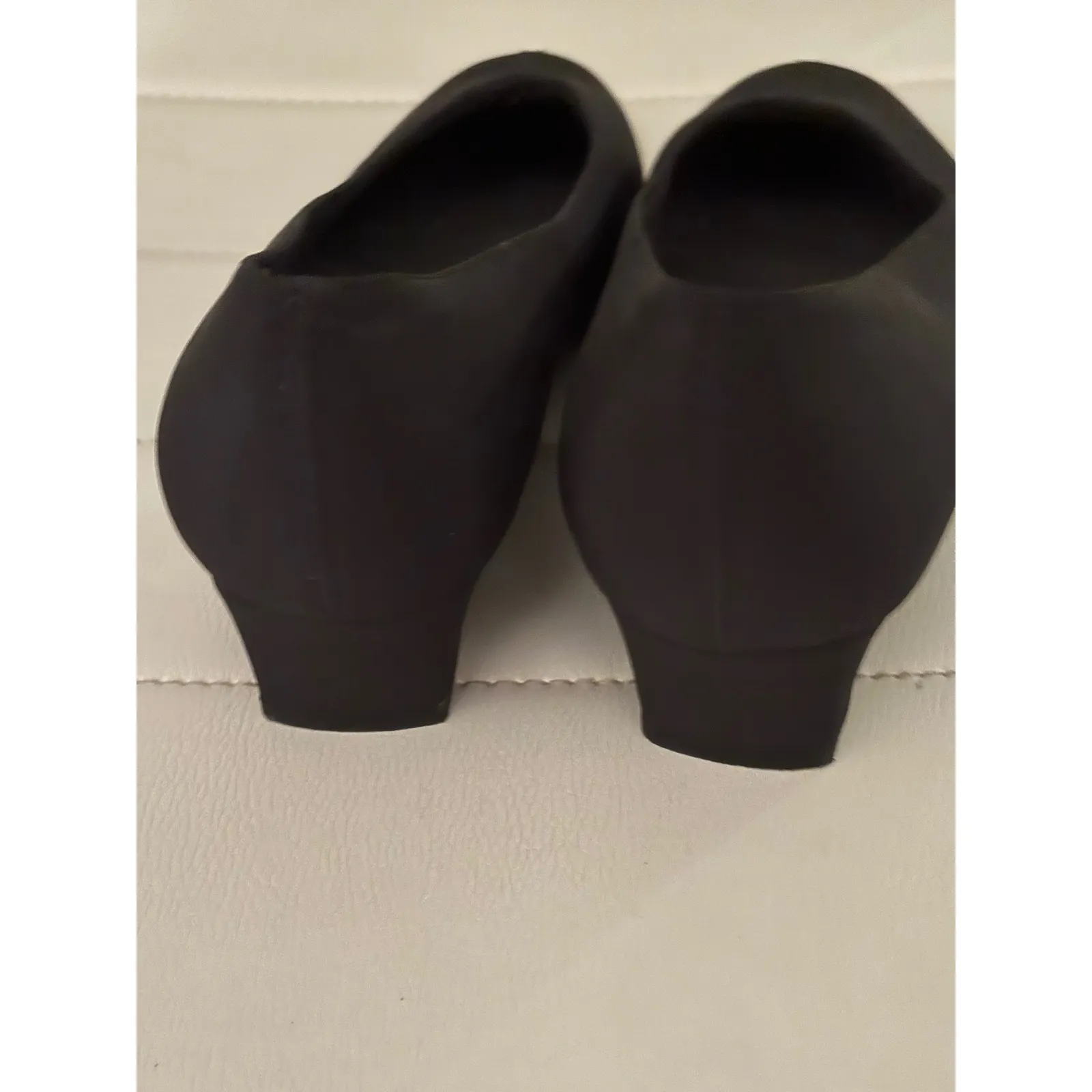 Trotters‎ Black Fabric Block Heel Pumps Women's Size 6.5W Comfort Shoes - Image 3