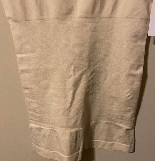 Shapewear tank size Medium NWT - Image 3