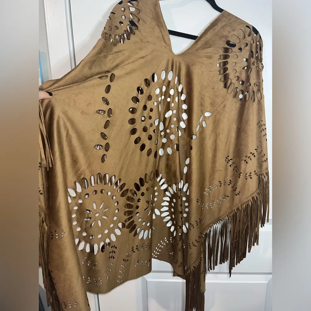 Unbranded One Size Brown Tan Faux Suede Cut Outs Boho Fringe Poncho/Kimono - Image 3