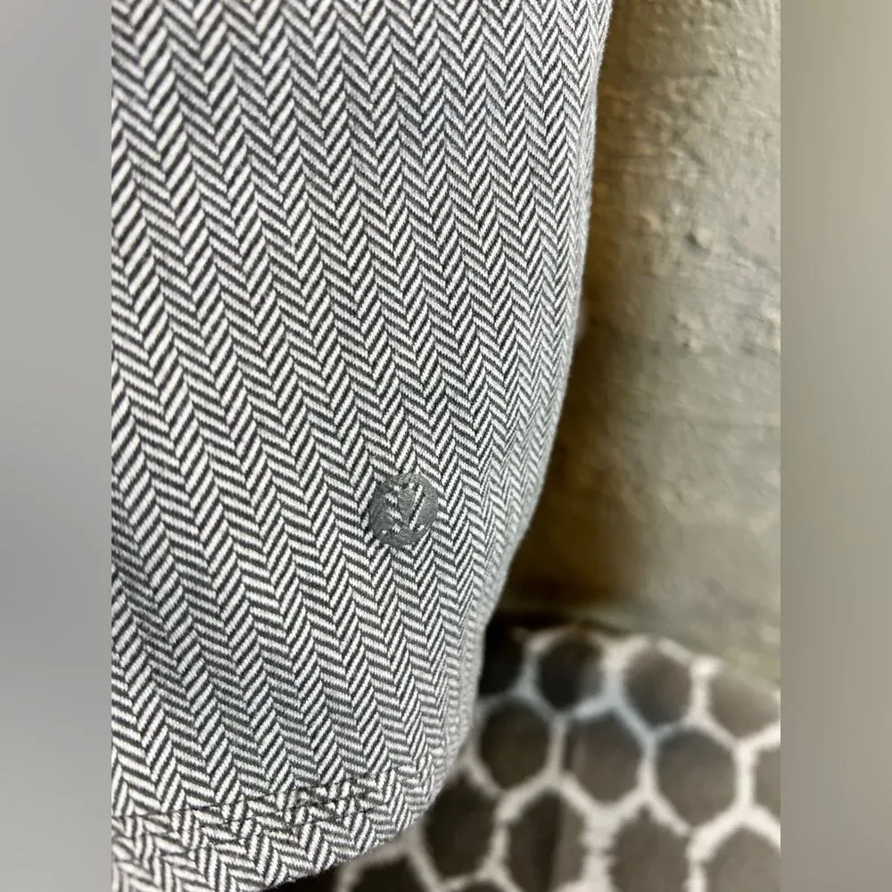 Lululemon Athletica Long Sleeve 1/4 zip pullover herringbone activewear 8 - Image 4