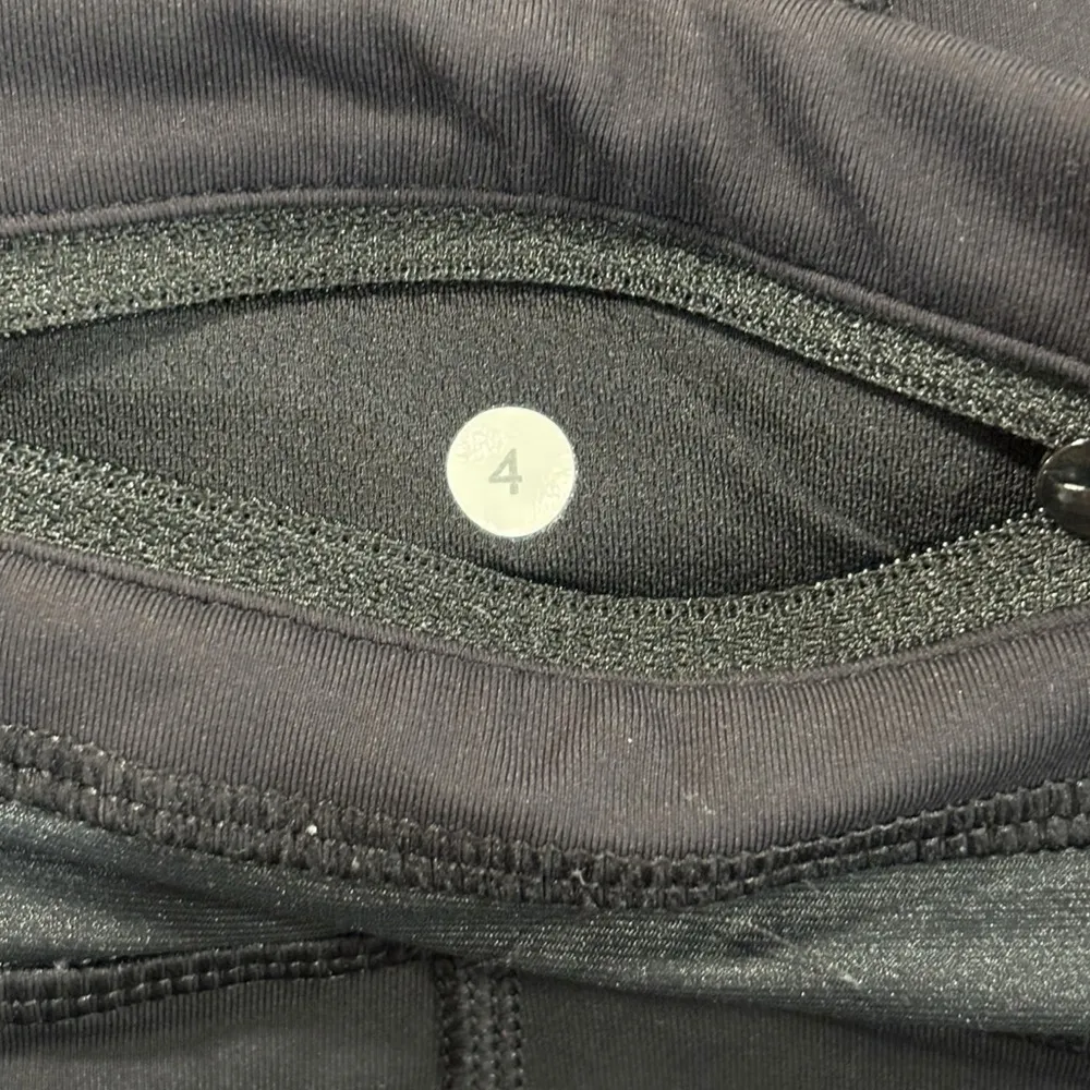 Lululemon Black Chase Me II Crop Activewear Leggings Women's Size 4 - Image 13