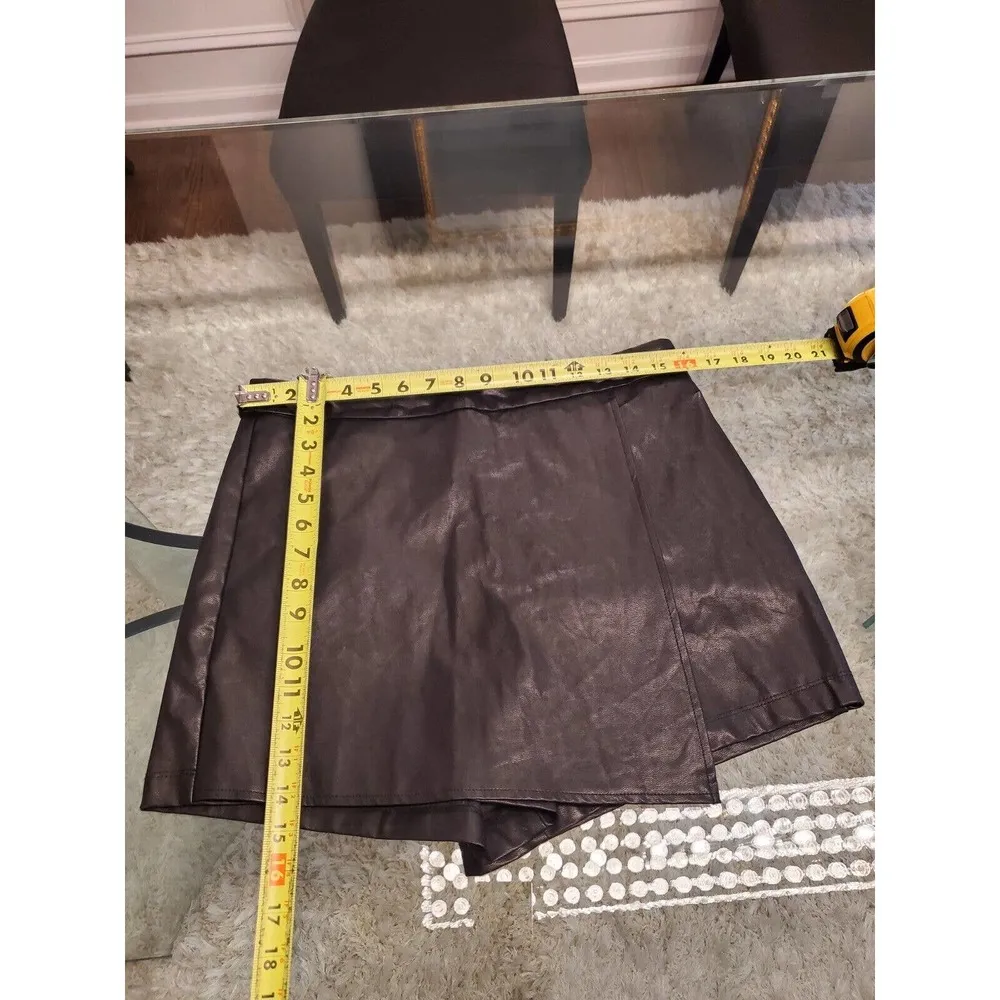 Iris Los Angeles Women's Black Faux Leather Skater Wrap Skirt Size Large - Image 16