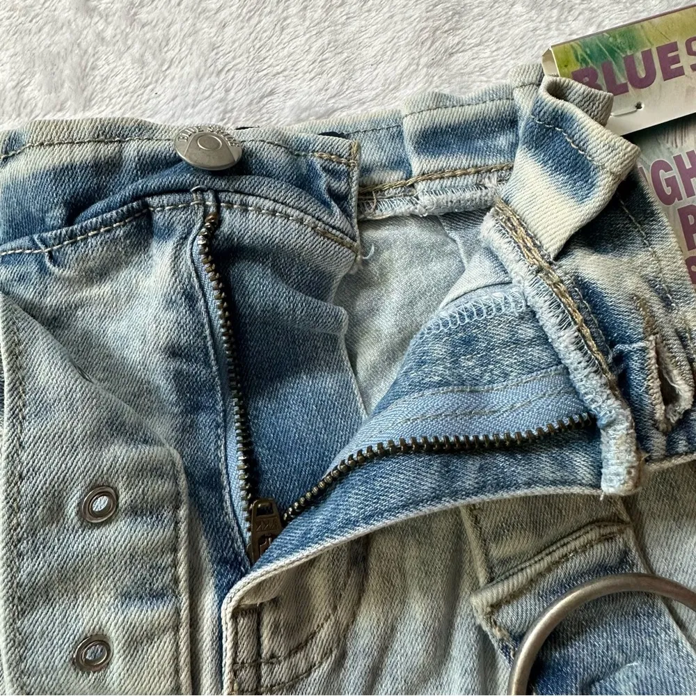 Blue Spice Twist Of Fate Paperbag Waist Denim Shorts in Light Blue Wash - Size 1 - Image 3