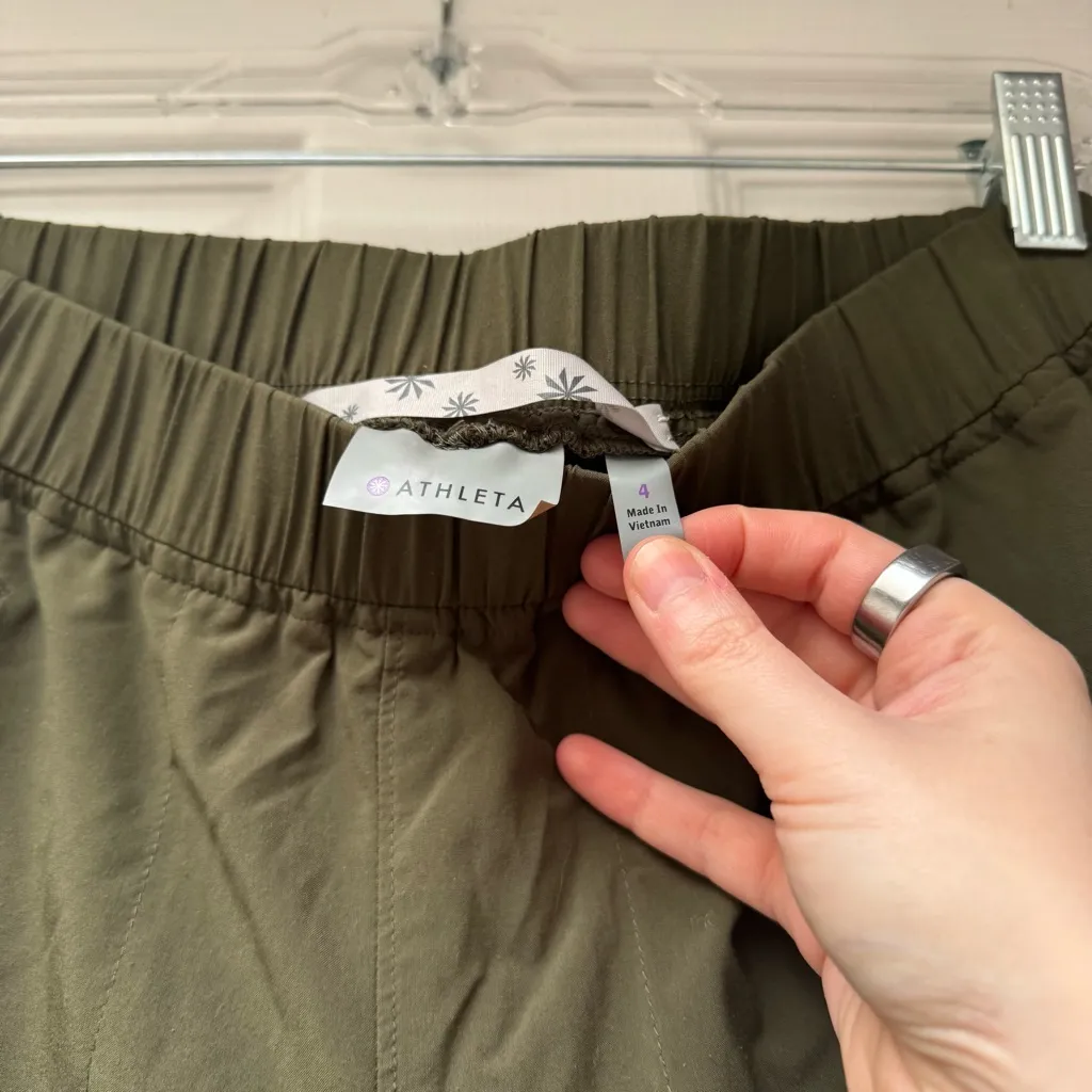 Athleta Aspire Ankle Pant in Olive, size 4 - Image 4