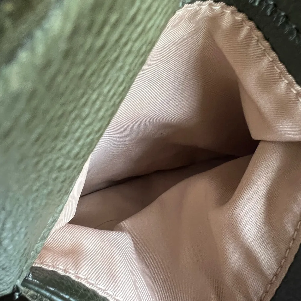 The Sak Green Hobo Bag with Slouchy Design - Image 8