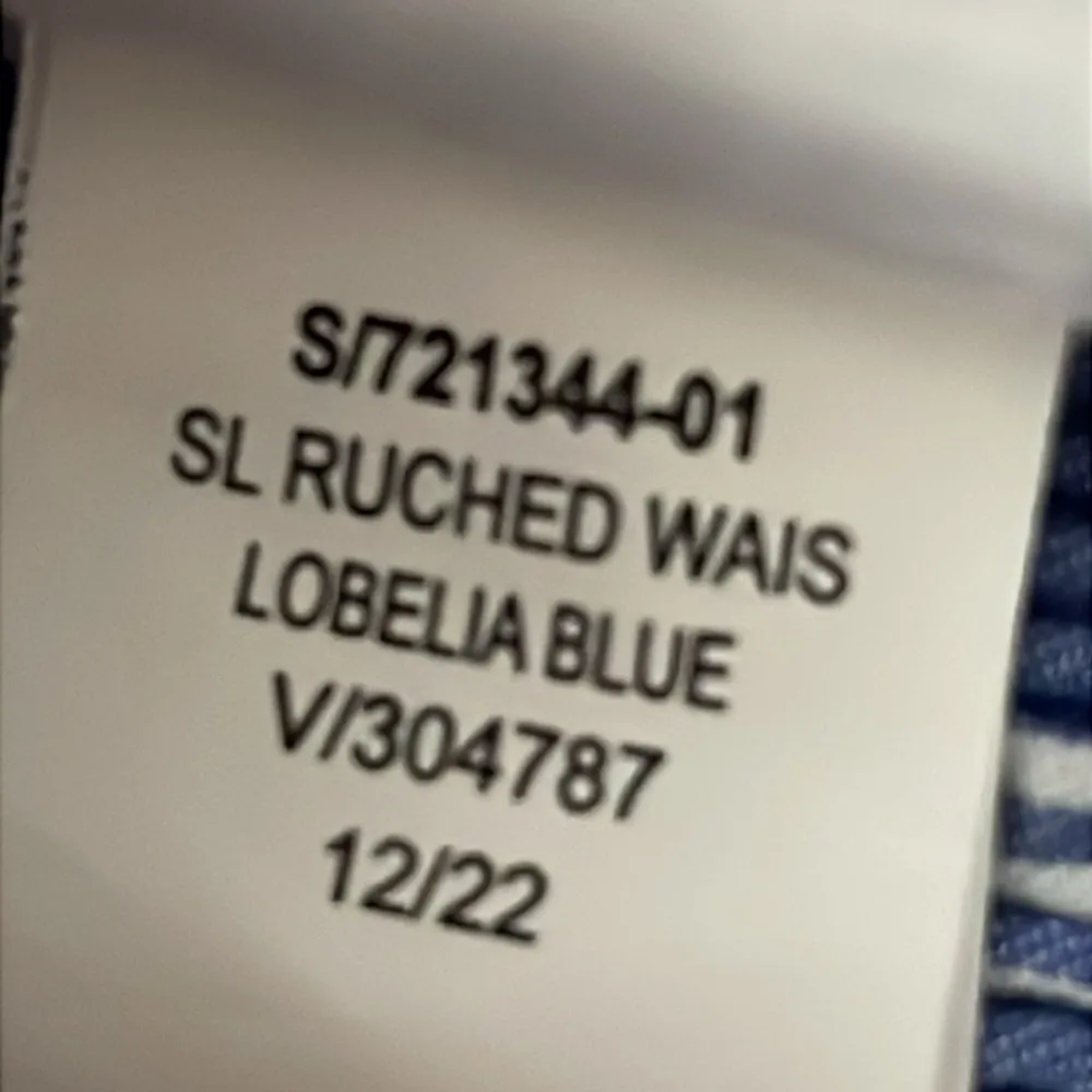 Old Navy Fitted Striped Sleeveless V-Neck Tie-Shoulder Smocked Blouse - Image 10