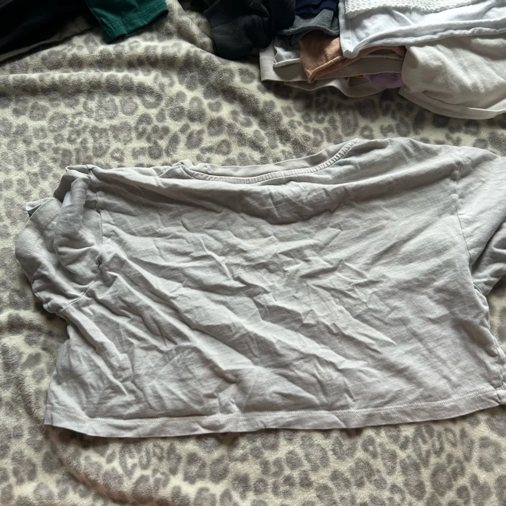 Garage  crop top - Image 3