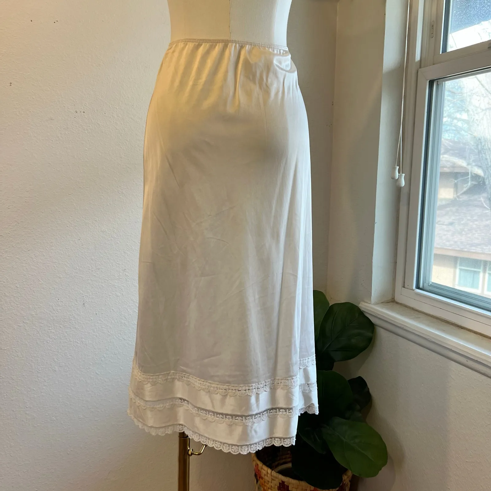Sears USA Vintage 90s Silky Elastic Waist Lace Trim Skirt Dress Slip Size Small White - Image 3