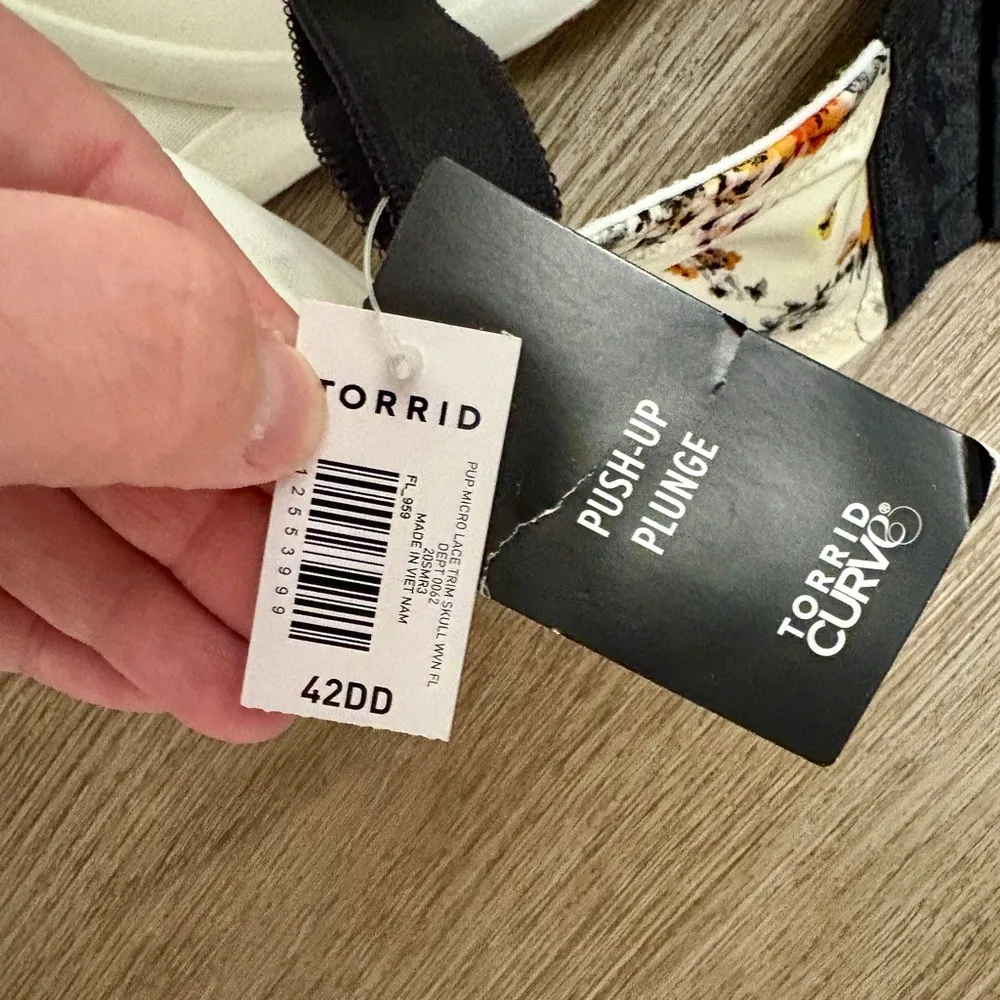Torrid Plunge Push Up Bra - Image 7