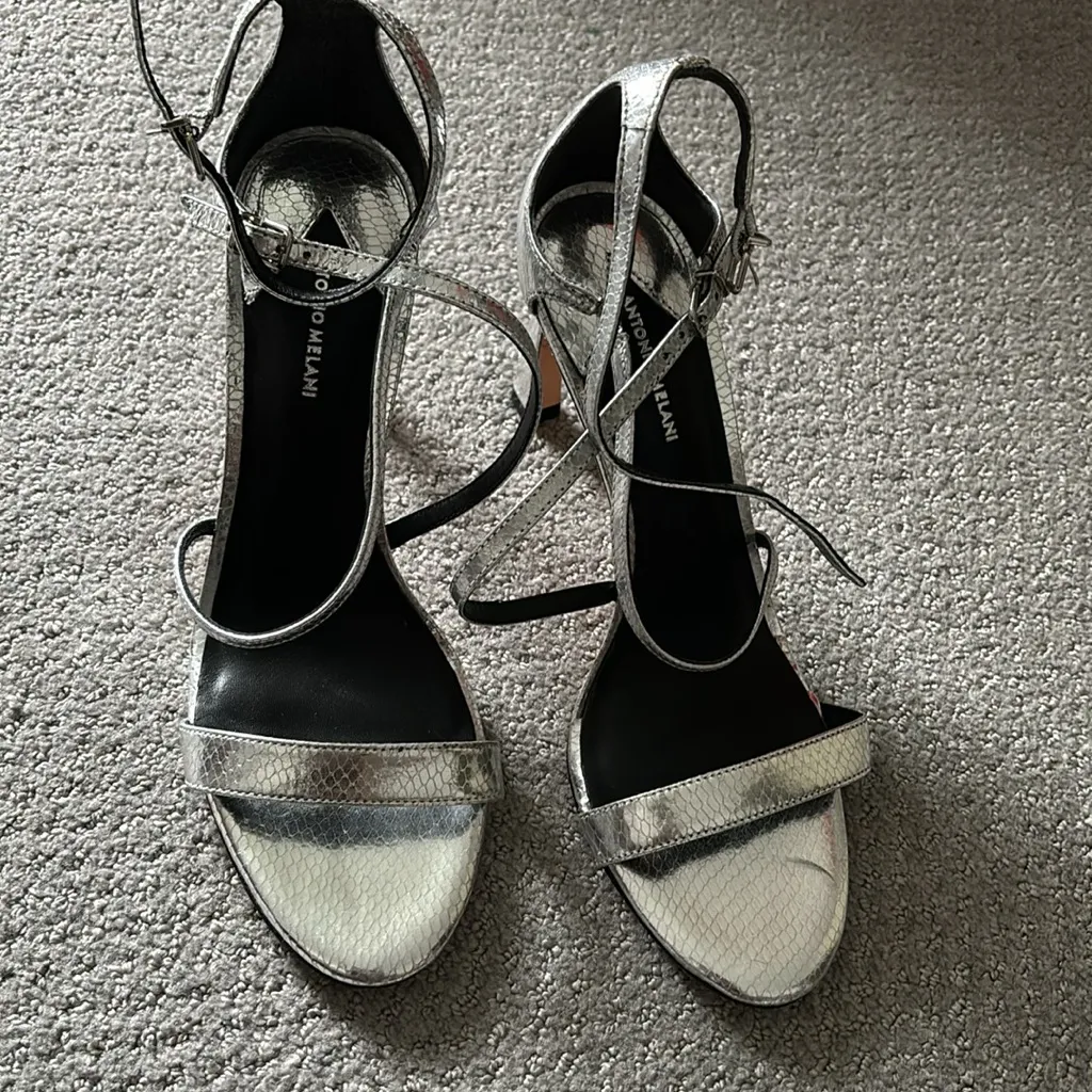 Antonio Melani Hadley Strappy Metallic Leather Sandals Silver Size US 9 … - Image 3