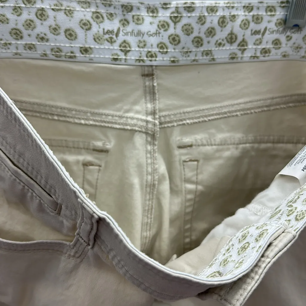 Lee Sinfully Soft Cream Khaki High Waist Button Flap Pocket Shorts Womens 8 - Image 10