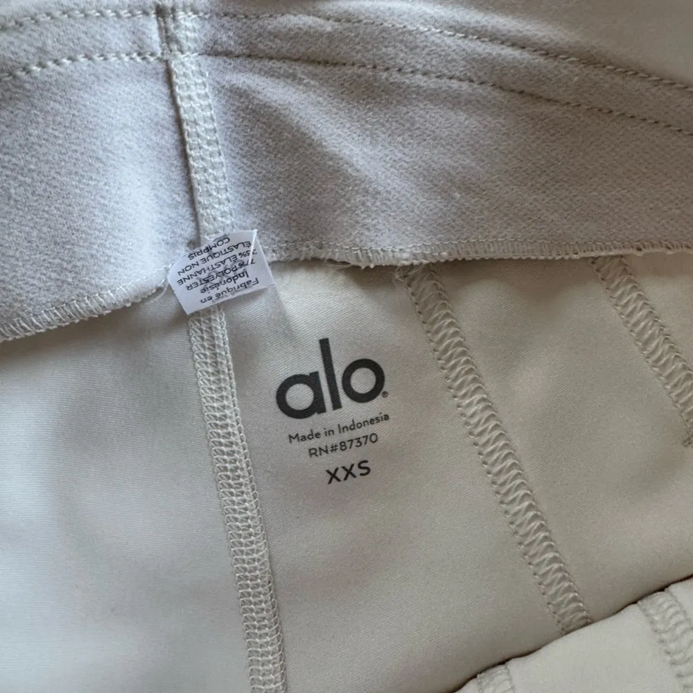 Alo Yoga High Waist Leggings Womens Size XXS  cream Athletic 028-B - Image 7