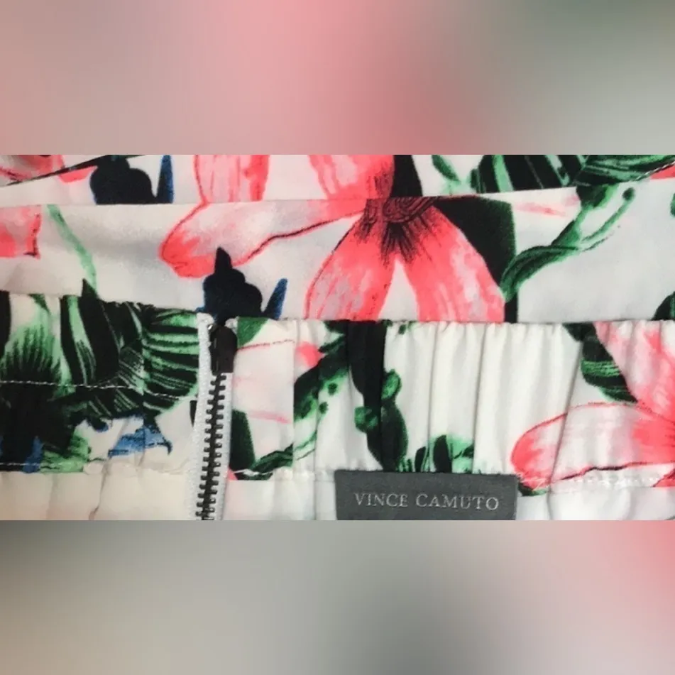 Vince Camuto Size 0 Spring Floral Print & Zipper Closure Skirt. New With Tags. - Image 3