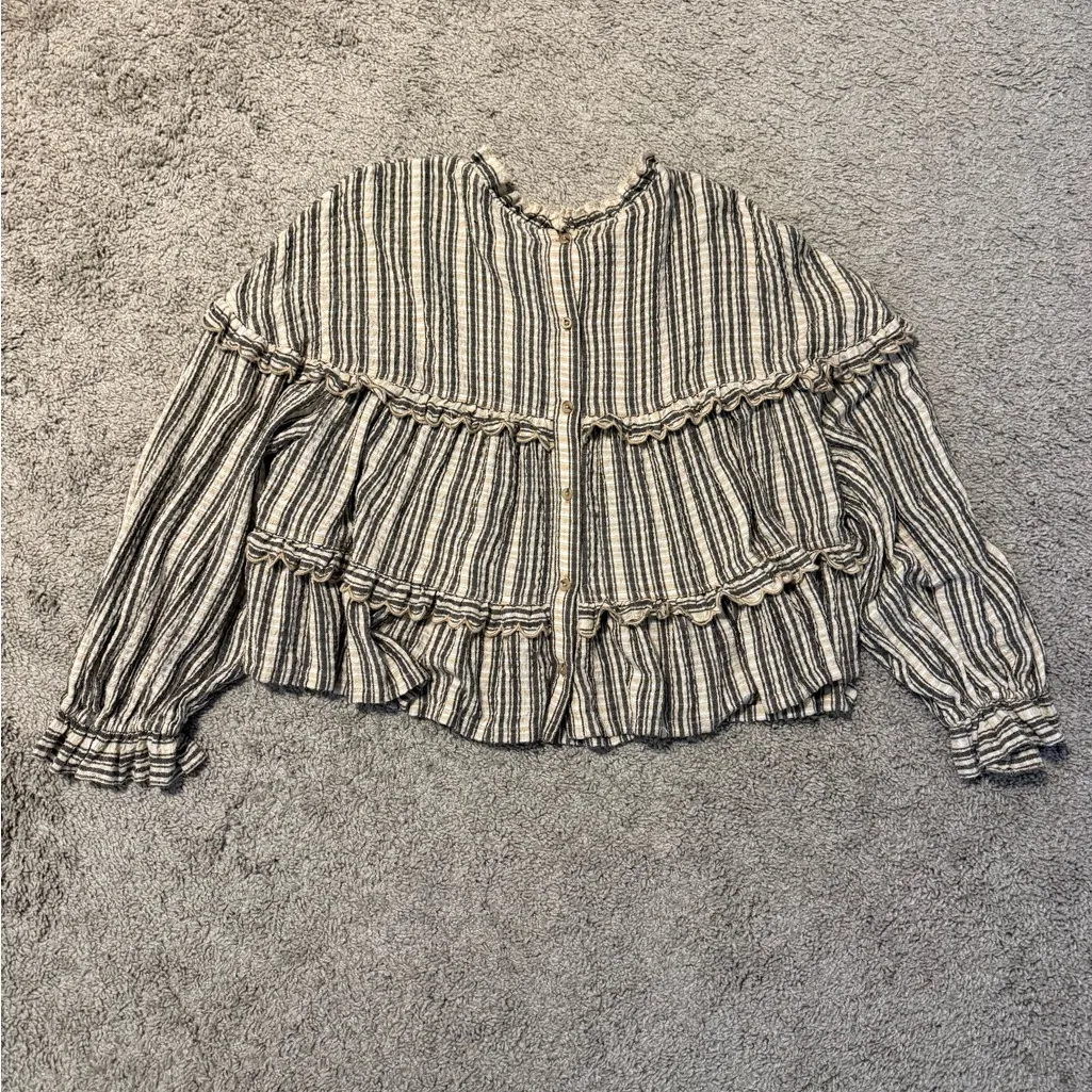 Pilcro Black and Cream Striped Ruffle Blouse Size Large - Image 2