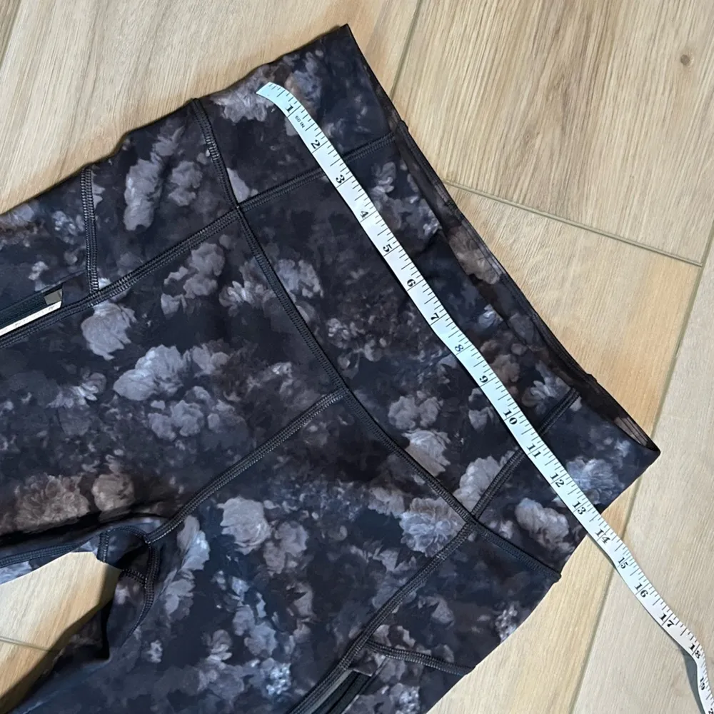 Athleta Rainier Printed Leggings - Small - Image 8