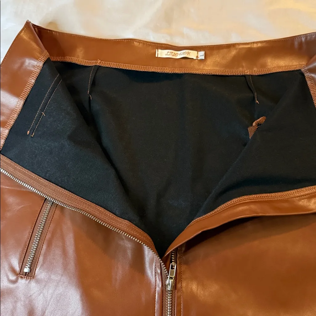 Brown Faux Leather Mini Skirt with Zipper Details Size L - Image 4