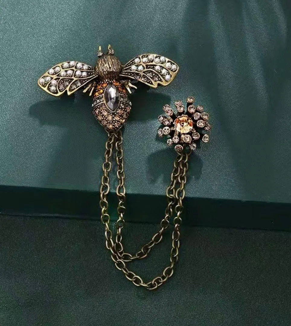 Exquisite Bee Brooch with Tassel Chain  - Image 5