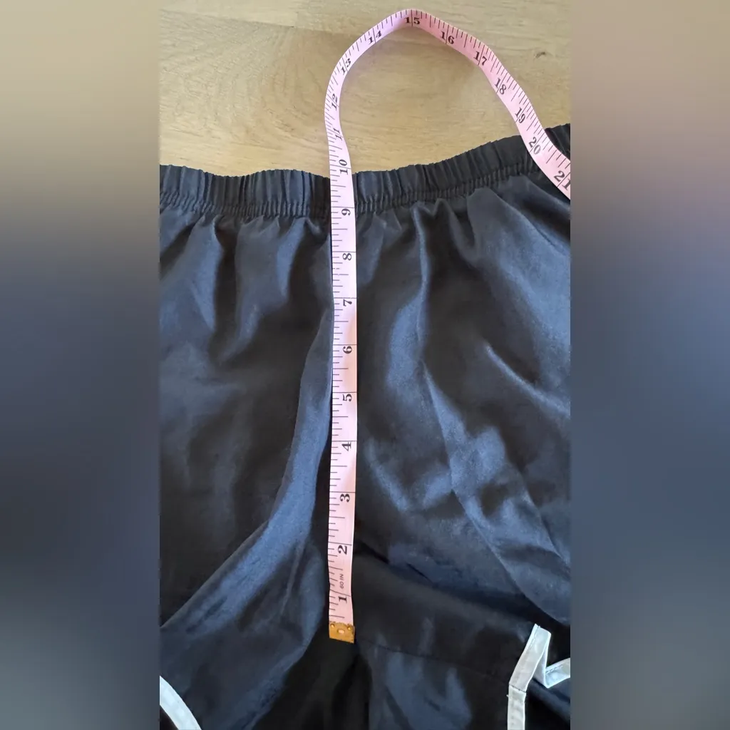 New Balance lined running shorts black / white size large - Image 6