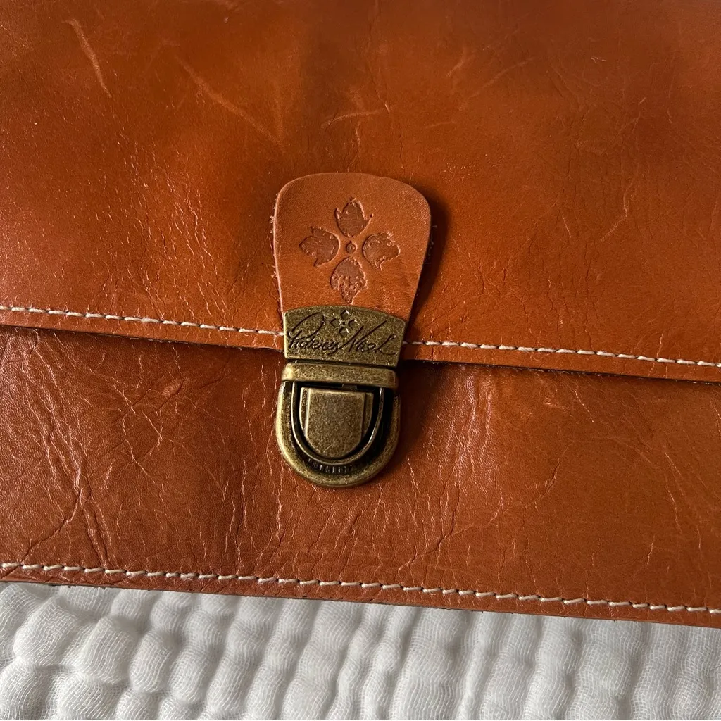 PATRICIA NASH Lanza Crossbody LEATHER‎ WRISTLET - Image 2