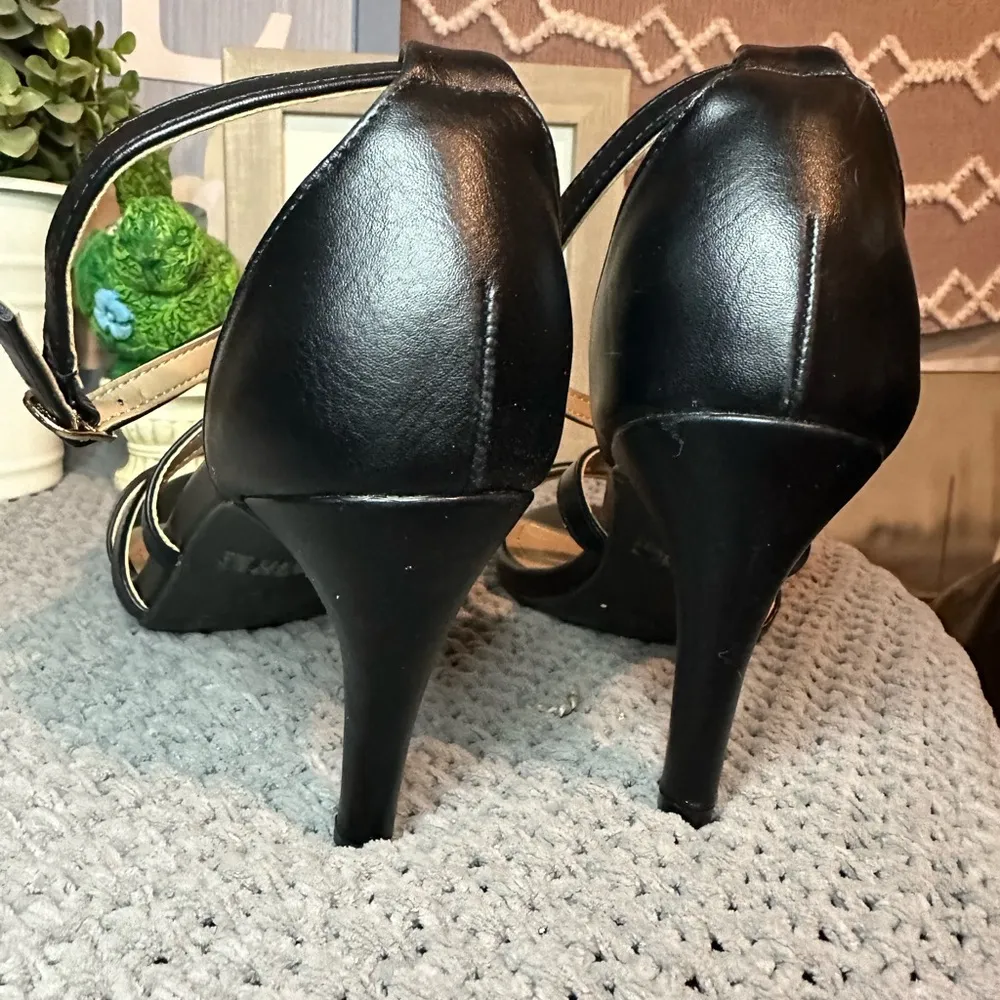 NEW Dream Pairs Strappy Black High Heels - Image 6