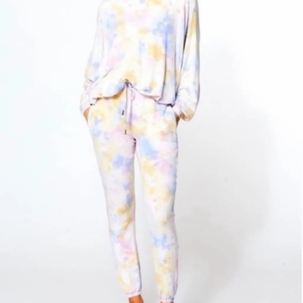 Young Fabulous & Broke Pastel 2-Piece Tie-Dye Lounge Set - Image 4