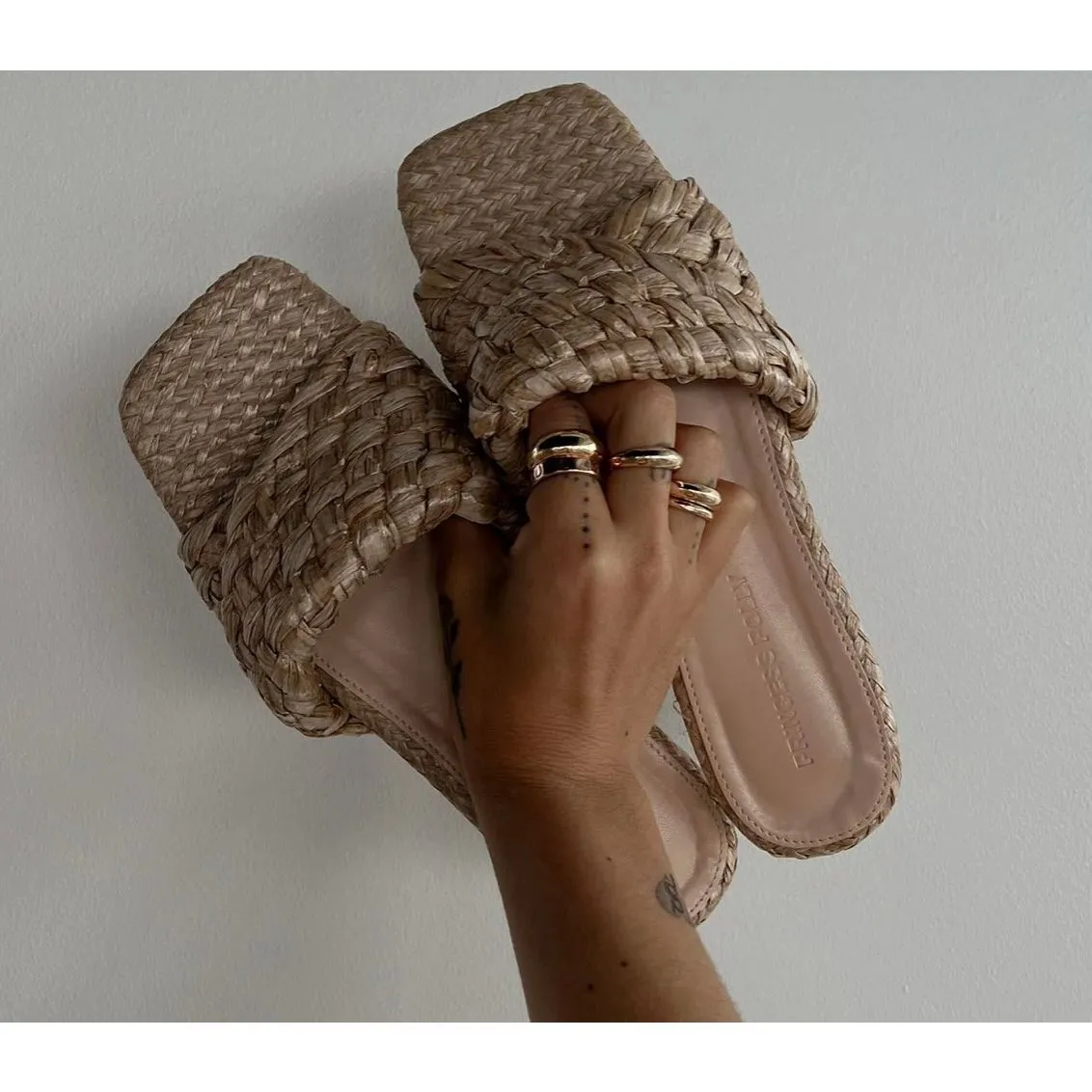 Princess Polly shoreside raffia slides size 8 - Image 9