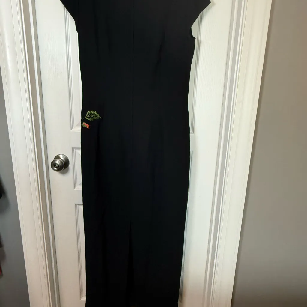 Maggy London Long Dress/Maxi Sz 12 
Black With Floral Embroidery - Image 6