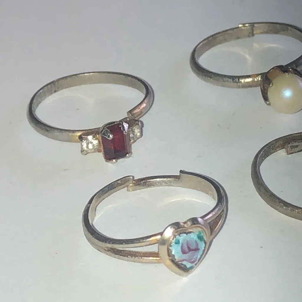 Lot of 4 Vintage Adjustable CZ Rhinestone Enamel Faux Pearl Boho Rings Silver - Image 3