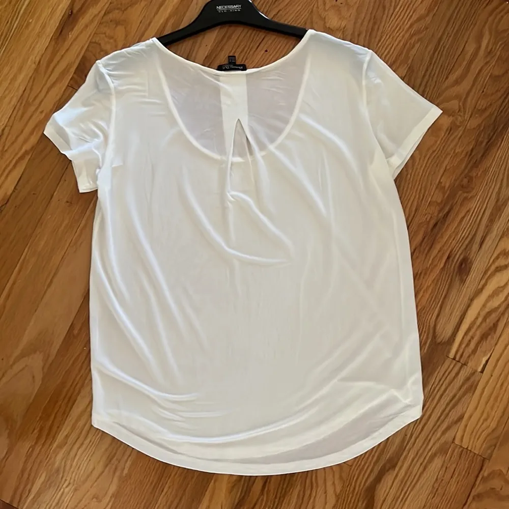 Massimo dutti off white tshirt - Image 4