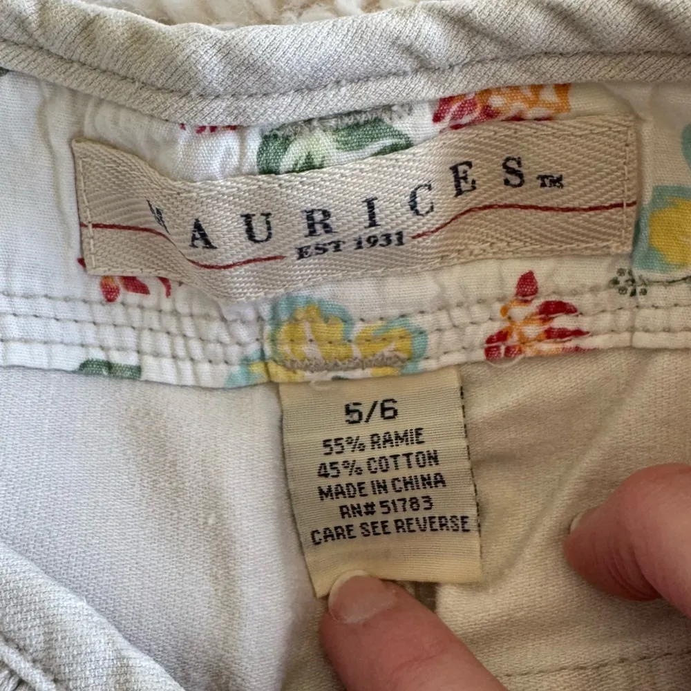 Maurices Cream Cargo Shorts with Belt Loops and Textured Fabric - Image 6