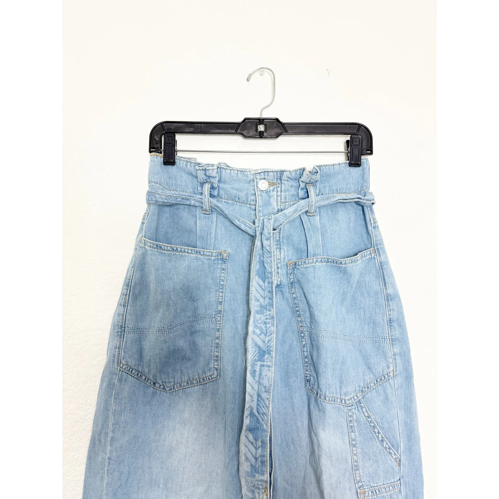 Free People Belted Denim Utility Paperbag Pants Size 25 Chambray Haze Bohemian - Image 4