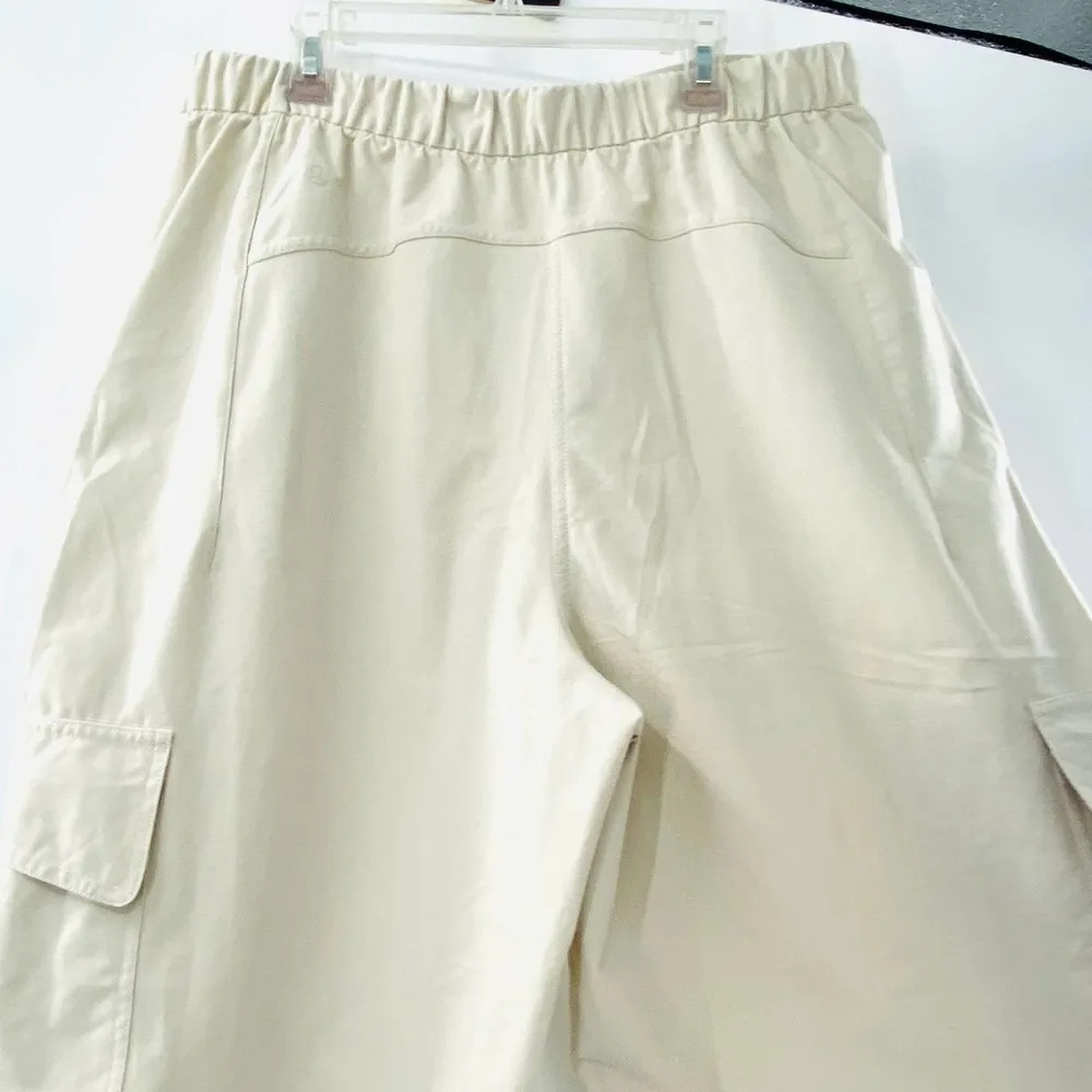 Lululemon Utilitech Cargo Pocket High Rise Cropped Ivory Pants Size 32 NWT - Image 9