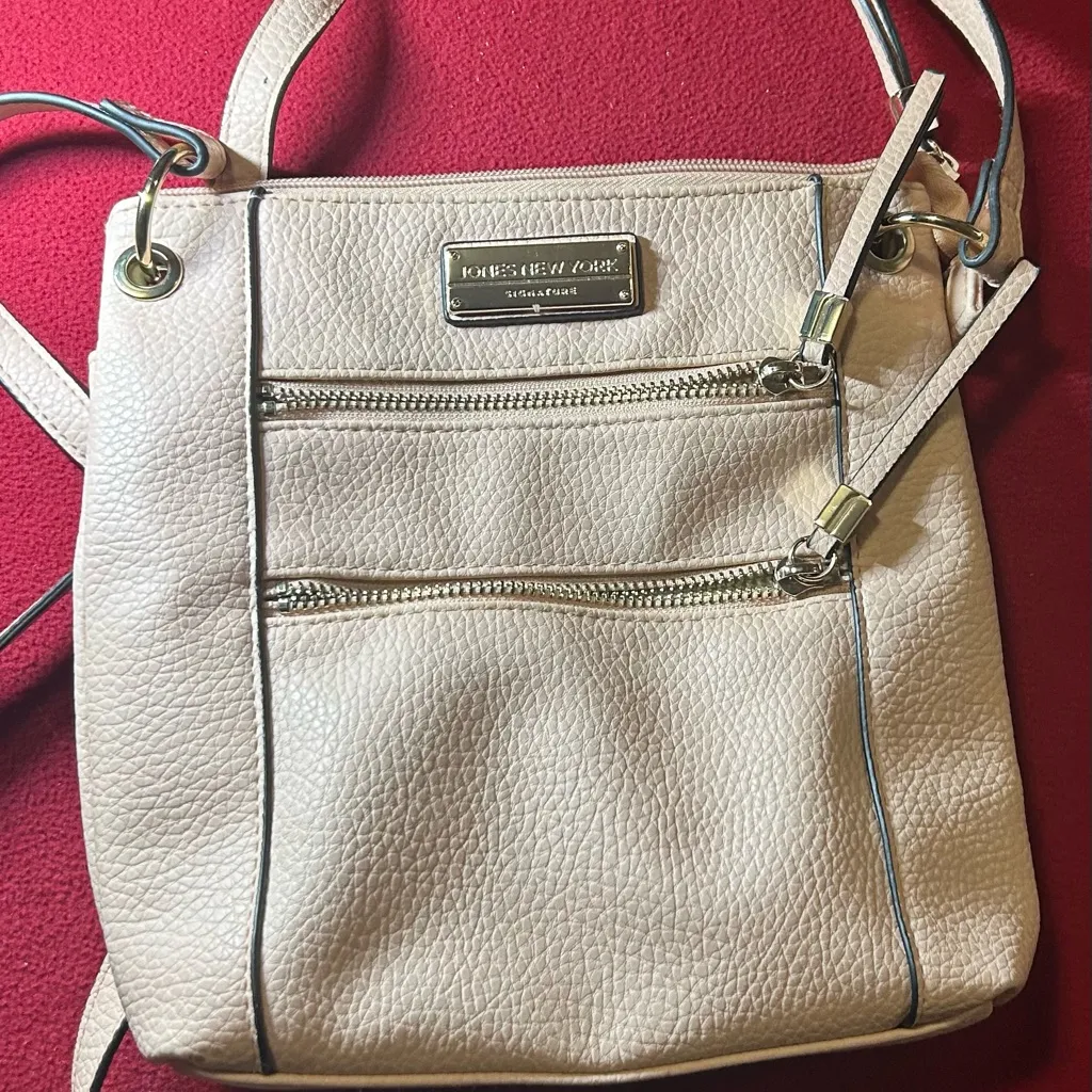 Jones New York Beige Crossbody Bag excellent condition- CLEAN - Image 7