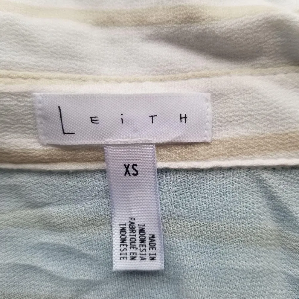 Leith / XS / White Collard button Down - Image 3