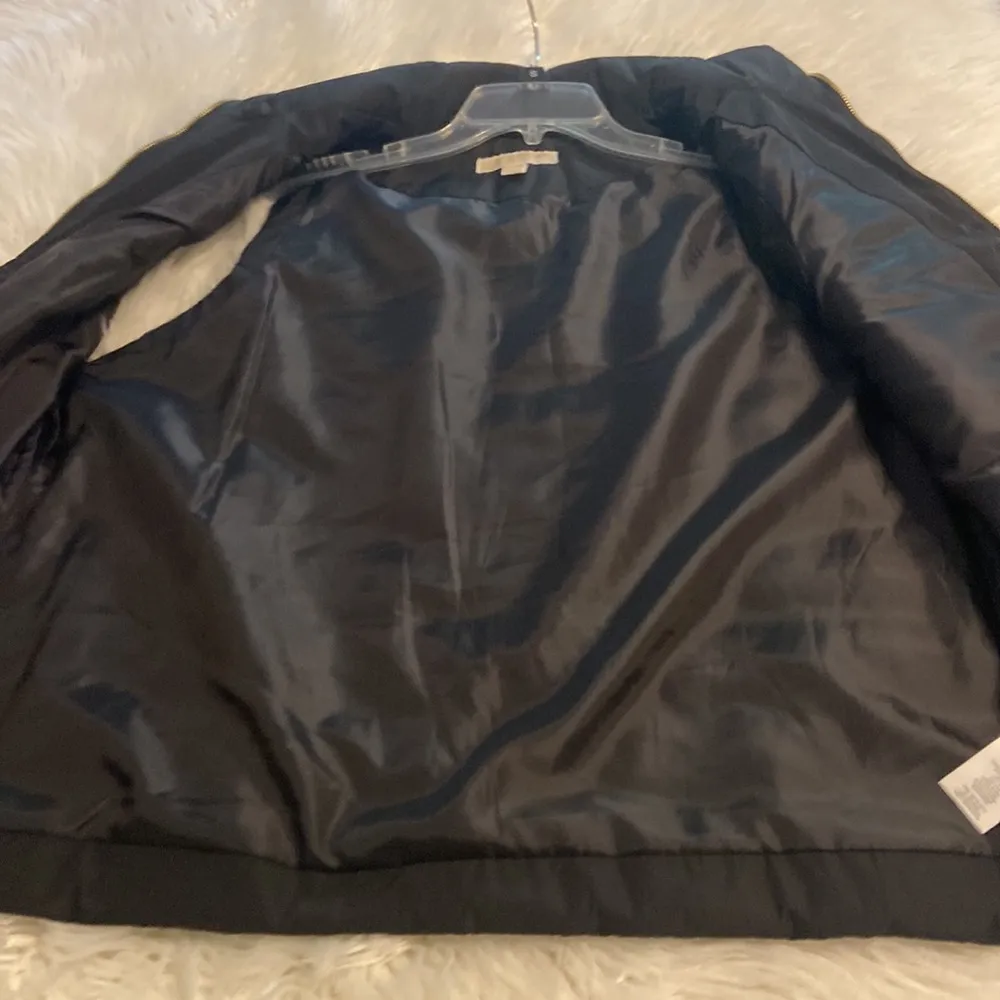 MICHAEL KORS Women’s Vest size 1X  zipper front gold length 28” bust 46” black - Image 8