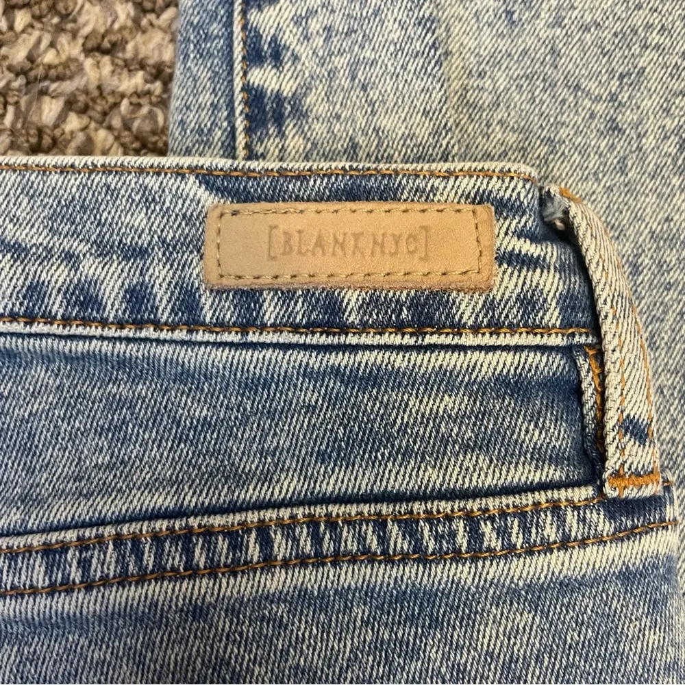 BLANK NYC button fly acid wash The Madison Crop Jeans - Image 5