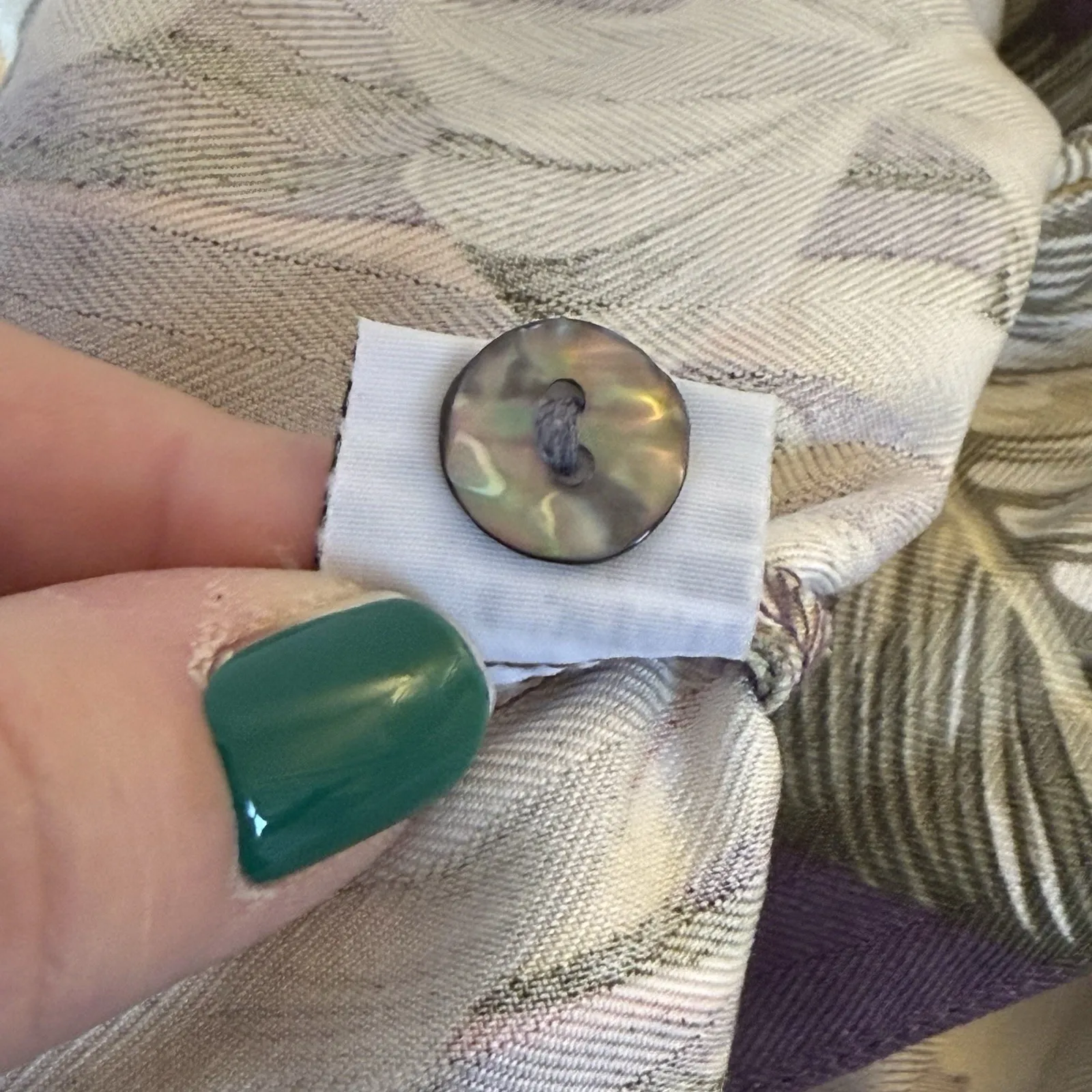 Tommy Bahama Womens 100% Silk Sleeveless Button Up Top Blouse Purple Floral SM - Image 7