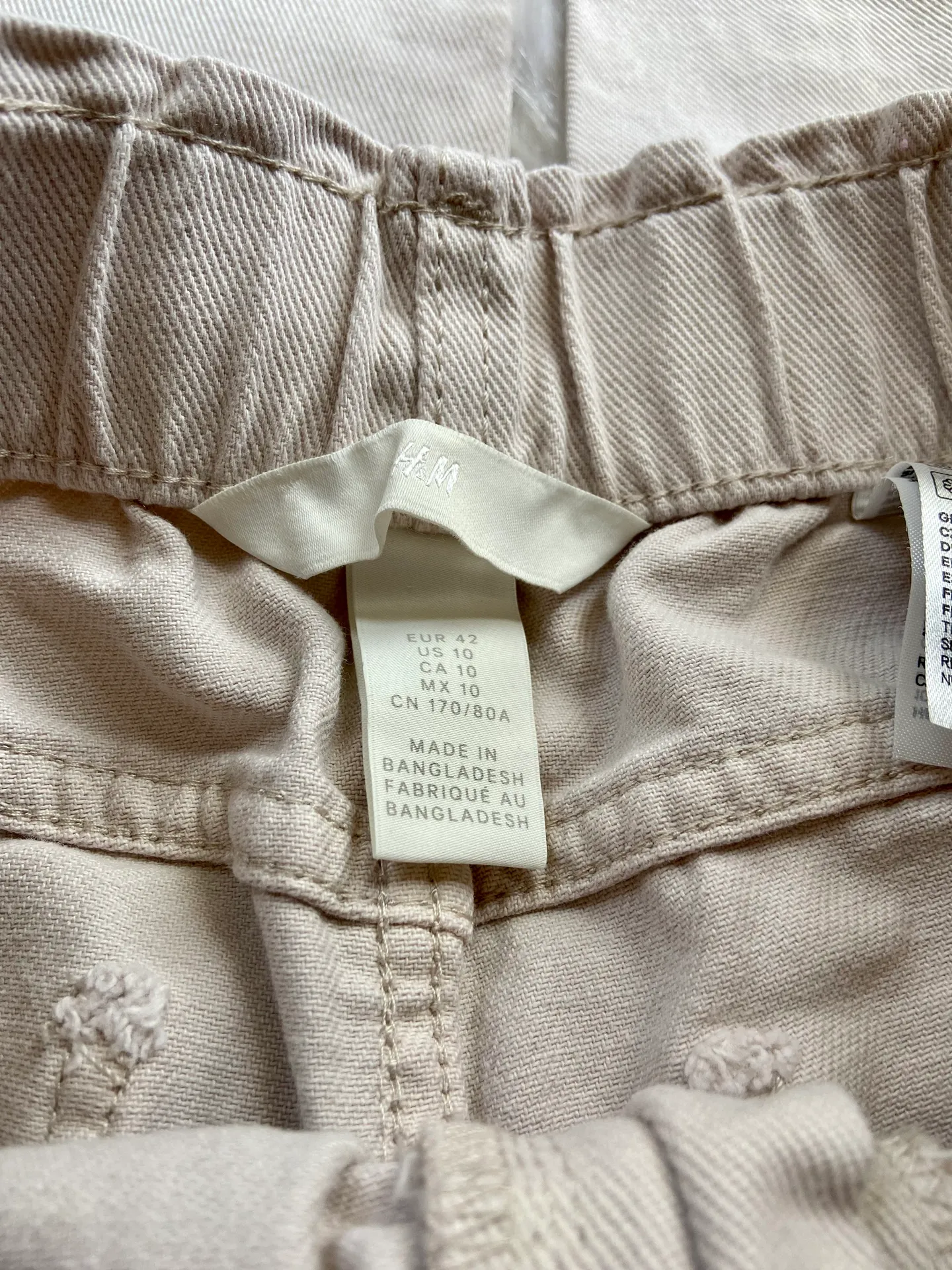 H&M Slim Mom White Jeans - Image 10