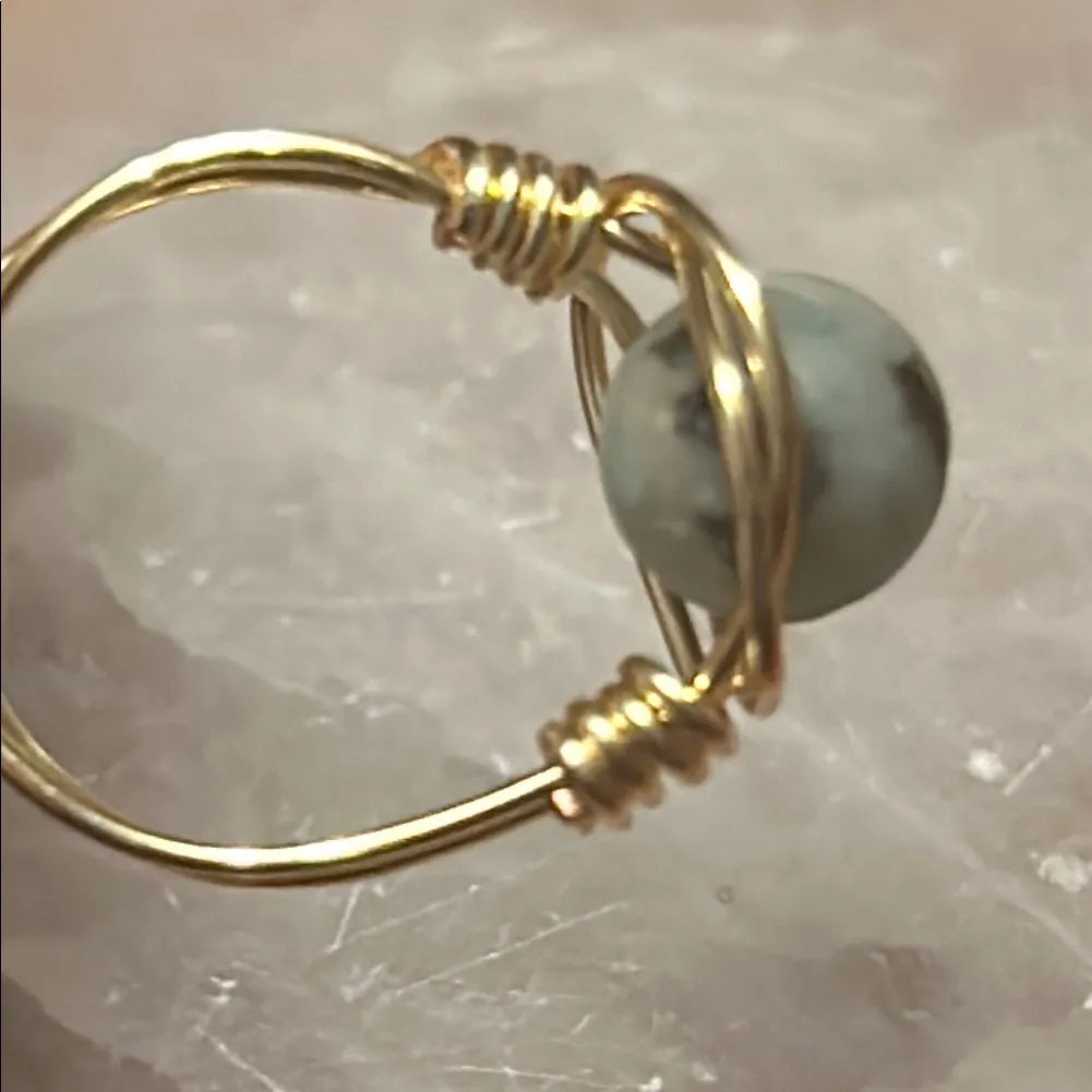 Handmade Kiwi Jasper Gold toned Wire-Wrapped Ring - Image 4