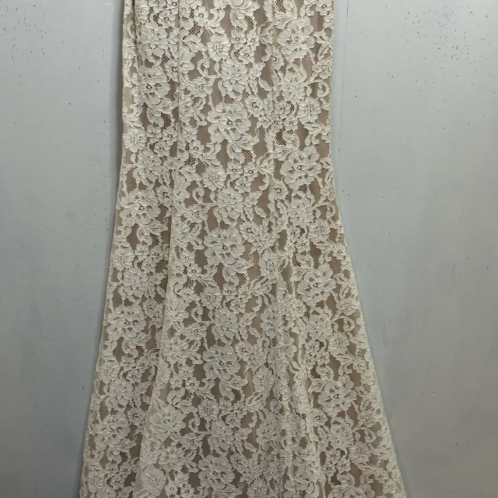 David's Bridal Ivory Lace Mermaid Wedding Gown Sz 4/6 - Image 3
