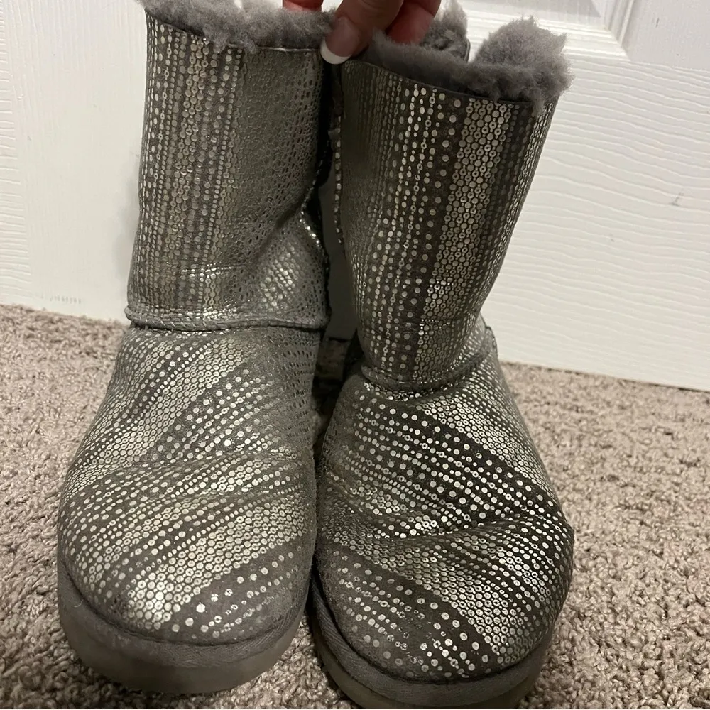 UGG  Bailey Bow Bling Uggs Grey - Image 5