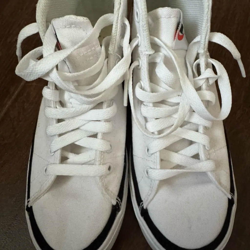Nike NWOT  White Mid-Top Sneakers - Image 2
