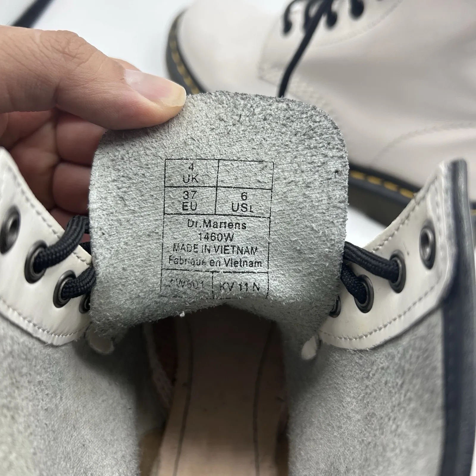 Dr Martens Boots Womens 6 White Patent Leather Combat Lace Up Doc AirWair‎ 1460W - Image 9