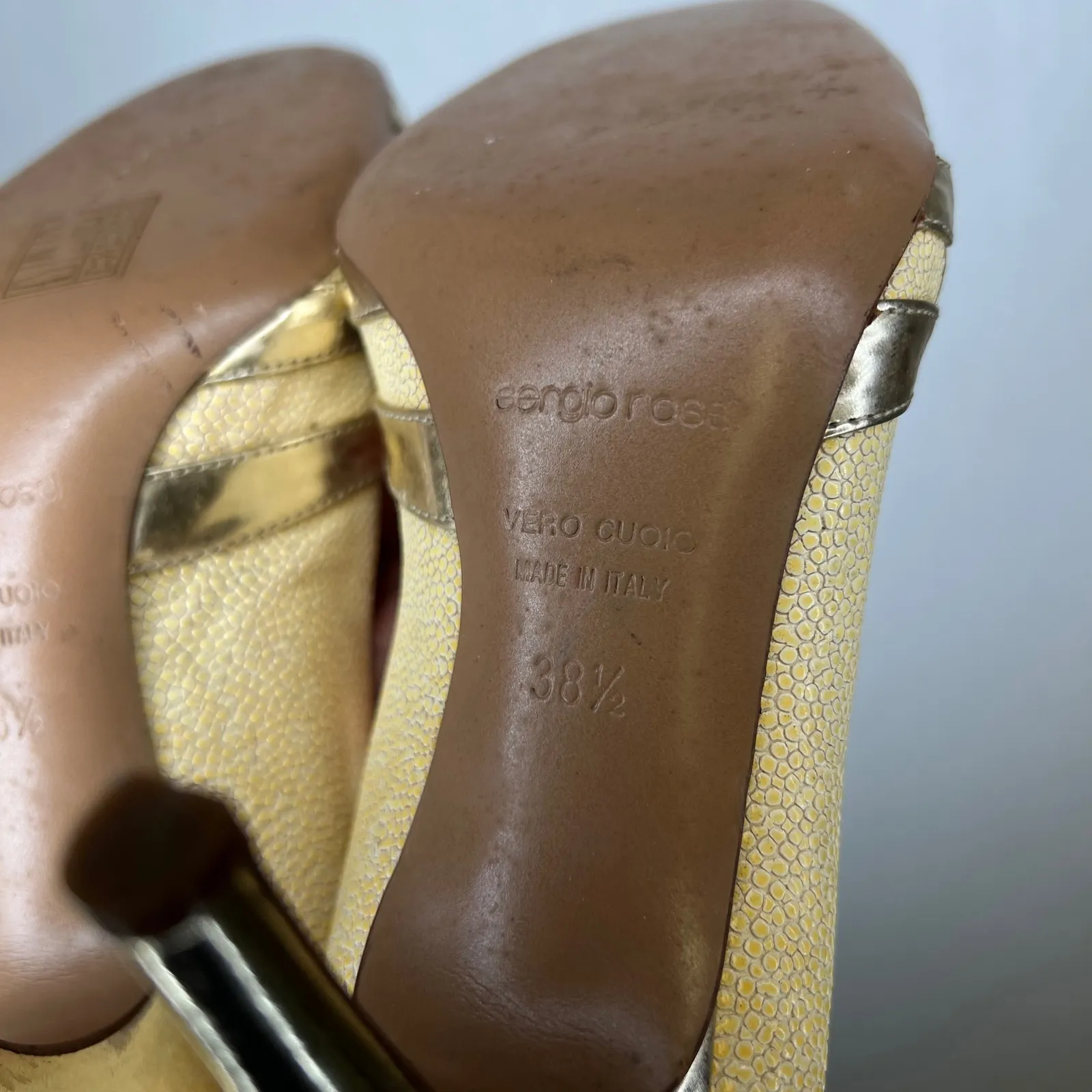 Sergio Rossi Gold Metallic Textured Stiletto Heels Pumps Made in Italy 38.5 - Image 6