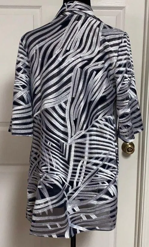 Chico Black/silver jacket. 1/4 length sleeves. M - Image 3