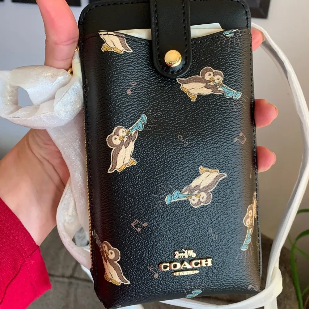 Authentic COACH Printed Penguins coated canvas/smooth leather phone/cards Crosby - Image 3