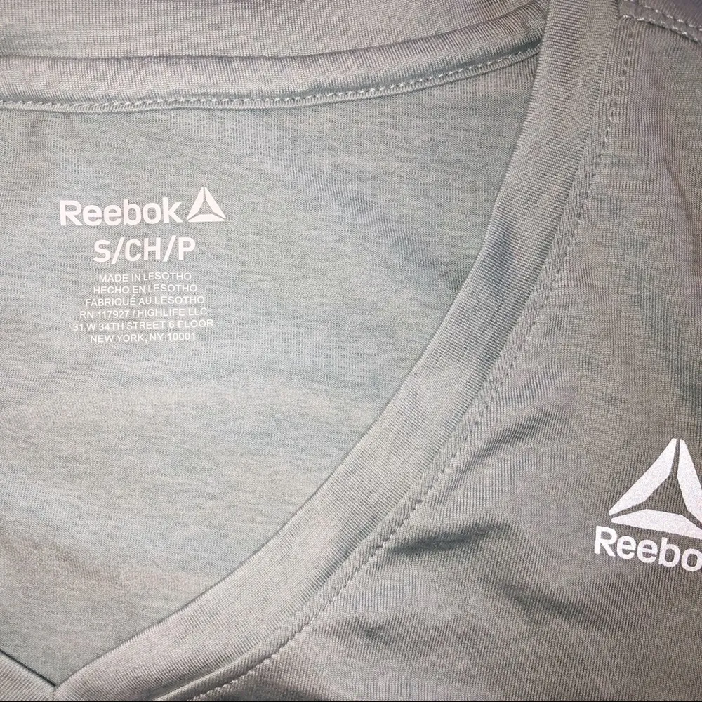 Reebok small green yoga/gym/fitness soft top - Image 5