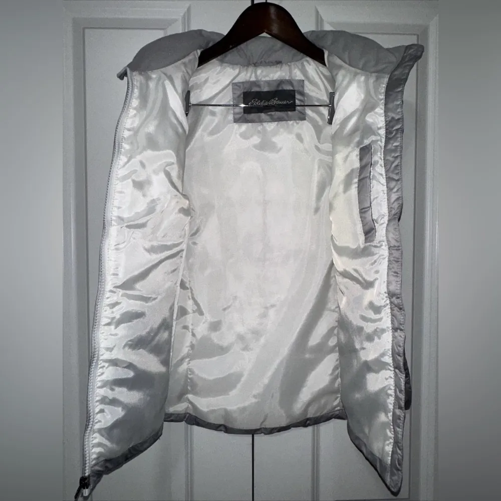 Eddie Bauer Down Puffer Vest Womens M EB650 Silver Full Zip Lightweight Pockets - Image 6