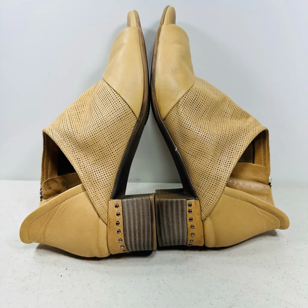 Mago leather heeled open toe shoes size 41 - Image 6